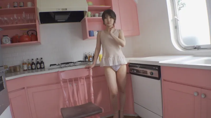 美乳/美巨乳_着エロ