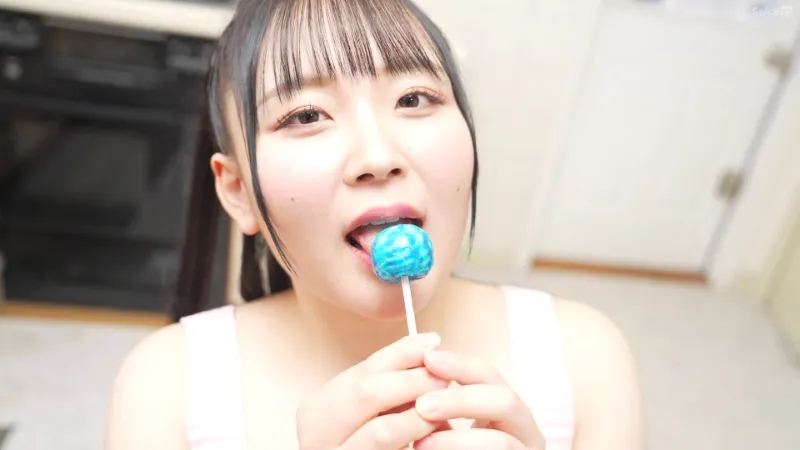 美乳/美巨乳_着エロ