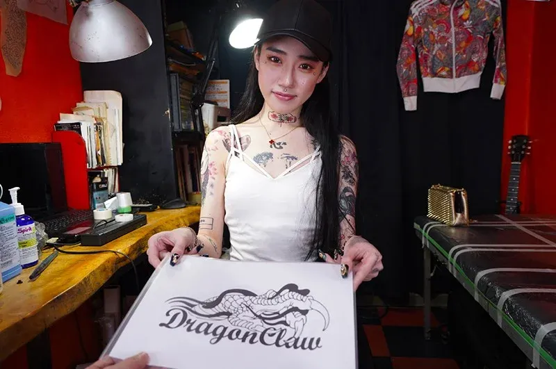 タトゥー AV女優